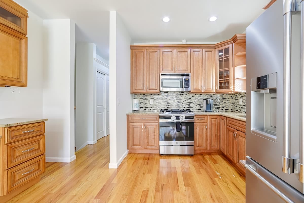 The Retreat — 10 Beds Near NYC | Sleeps 20 | Free Parking - Photo 15